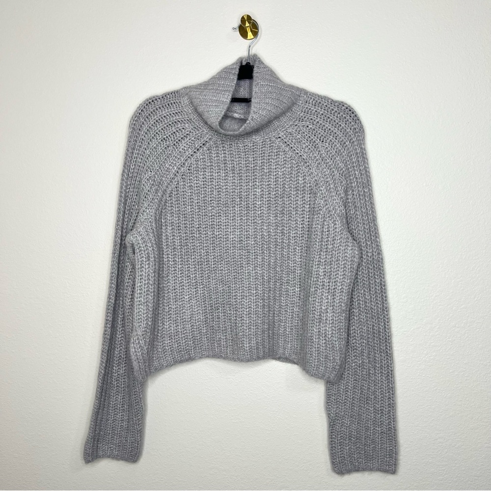 Abercrombie & Fitch Gray Mock Neck Cropped Chunky Knit Pullover Sweater Sz M